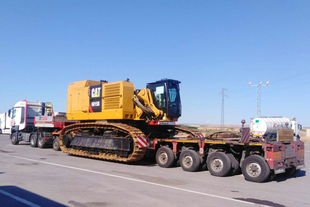 altius transporte una excavadora de toneladas a china